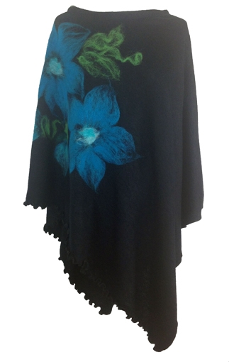 Sort poncho med blå blomster